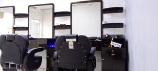 Salon de coiffure pour hommes à Hayableh - Bien situé et fréquenté