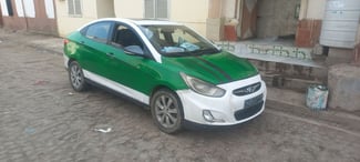 Voiture en excellent état à prix négociable