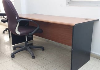 Ensemble de meubles de bureau d'occasion en excellent état à vendre