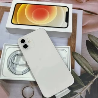 iPhone 12, neuf, marque américaine, négociable