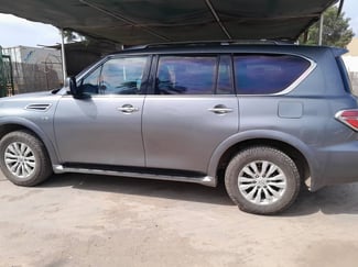 Nissan Armada 2018 Grise, 7CV, spacieux et bien entretenu