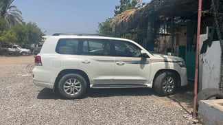 Toyota Land Cruiser 2017, SUV haut de gamme, 7 places, full options