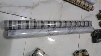 Papier peint adhésif