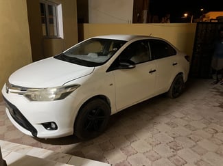 Toyota Yaris, boîte manuelle, climatisée, écran 13 pouces