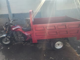 Tricycle neuf avec pompe hydraulique pour chariots arrière