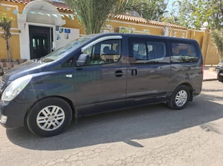 Mini Bus Hyundai en bon état - Moteur neuf, faible consommation