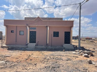 Appartement F4 neuf avec 4 chambres à Cite Nassib, près de CEM Nitobe