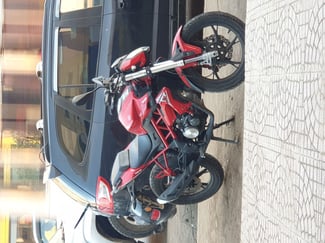 Motorcyclette Benelli tnt150 excellent état, italien