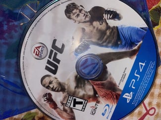 CD UFC à prix bas, négociable