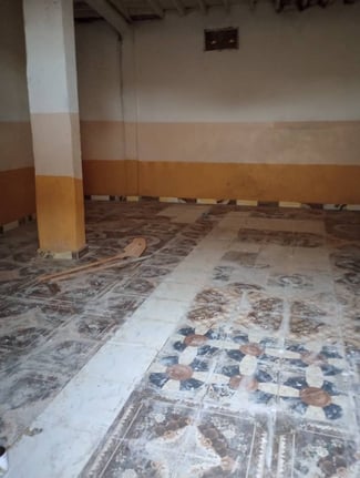 Entrepôt/Local Commercial à Louer - Emplacement Stratégique (Quartier 5)