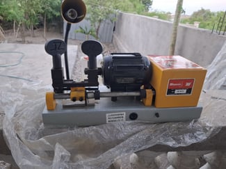 Machine de fabrication de clés copie neuve à prix abordable