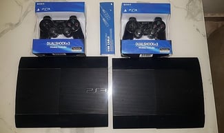 PlayStation 3 à vendre d'occasion avec 15 jeux installation tout les jeux et programmes Playstation 2 3 4