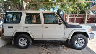 Toyota Land Cruiser 2022, diesel, état neuf