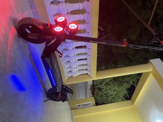 Trottinette électrique Unique Winner – État neuf 4x4