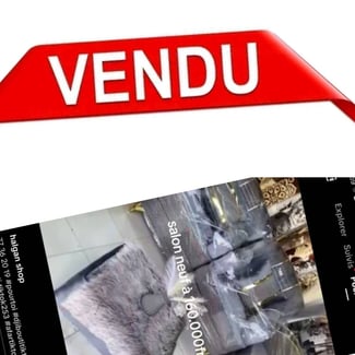 Un grand merci à nos chers clients ! Le salon a trouvé preneur