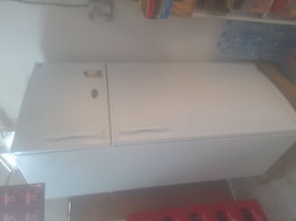 Réfrigérateur Kiriazi, grande taille, excellent état