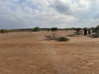 Terrain spacieux à vendre à Douda