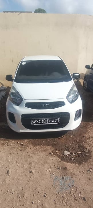 Vends Kia Picanto en très bon état, presque neuve.