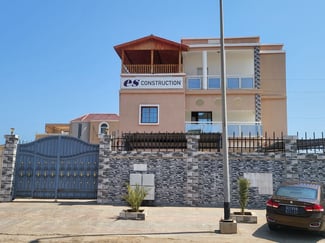 Villa Duplex F5 à louer à Haramous avec groupe électrogène, réservoir d'eau et 3 salles de bains