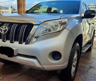 Toyota Prado 2013, bo&icirc;te manuelle, bon &eacute;tat