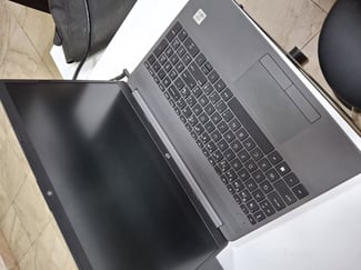 PC HP 250 G8 i7, comme neuf