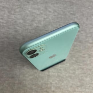iPhone 11 en excellent &eacute;tat + cadeau casque Sonny