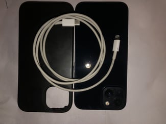 iPhone 13 256 Go en parfait &eacute;tat - Disponible maintenant