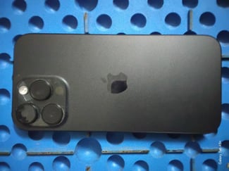 IPhone 16 Pro Max Noir 256 Go, Batterie 100% - Comme Neuf