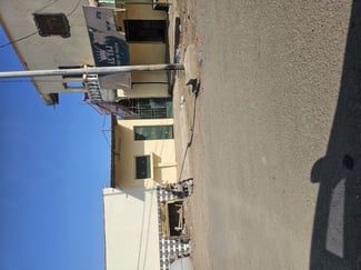 Local commercial à louer en face d'un carrefour très fréquenté