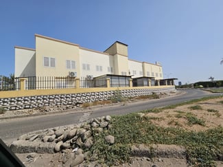 Immeuble moderne &agrave; louer sur Rue de Gen&egrave;ve avec g&eacute;n&eacute;rateur inclus