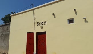 Maison 3 chambres à louer à PK12 avec eau et électricité