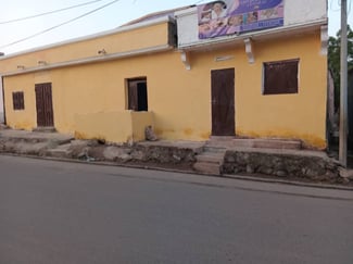 Maison F4 avec local commercial à Balbala Cheick Moussa