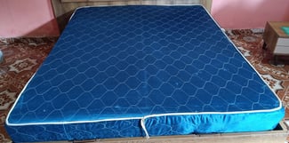 Matelas m&eacute;dical 2m x 1,60m, n&eacute;gociable