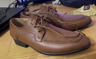 Chaussures homme marron, pointure 39, parfaites pour le travail