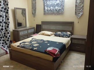 Mobilier chambre &agrave; coucher en bois durable et bien entretenu