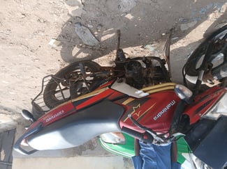 Moto Mahindra Centuro, en bon &eacute;tat, prix n&eacute;gociable