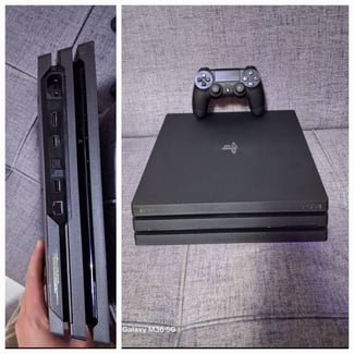 PlayStation 4 Pro avec 2 manettes et 2 jeux