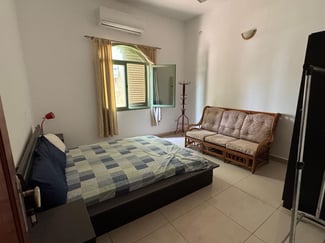 Appartement meubl&eacute; 3 chambres &agrave; louer au H&eacute;ron, proche Kempinski