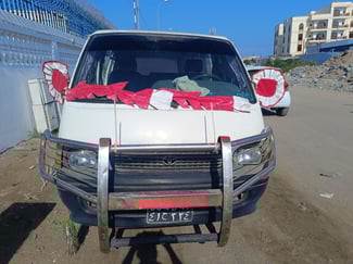 Minibus en tr&egrave;s bon &eacute;tat, pneus neufs, l&eacute;g&egrave;rement n&eacute;gociable