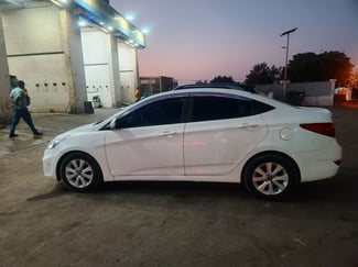 Hyundai Accent 2017 toutes options, bo&icirc;te automatique, diesel