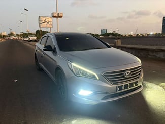 Hyundai Sonata Diesel, faible kilom&eacute;trage, &eacute;quip&eacute;e A/C et cam&eacute;ra de recul