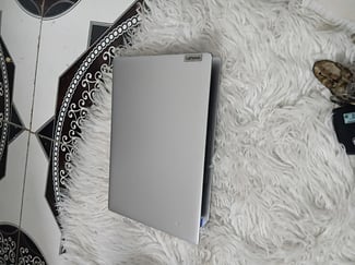 Ordinateur portable Lenovo, usage professionnel, 9 mois d'utilisation