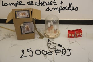 Lampe de chevet avec ampoules neuves