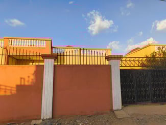 Maison F4 neuve, moderne avec terrasse &agrave; louer &agrave; Cit&eacute; Nagad