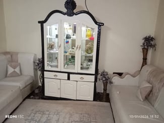 Ensemble de meubles et &eacute;lectrom&eacute;nagers pour salon et cuisine