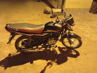 Moto ATINA en bon &eacute;tat, &eacute;conomique et confortable