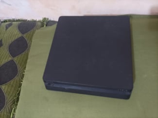 Console PS4 Slim en bon &eacute;tat