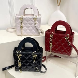 Sac a main carr&eacute; matelass&eacute; brod&eacute; style retro cor&eacute;en femme