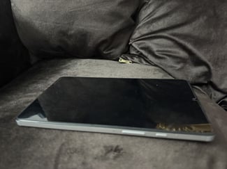 Tablette Samsung Tap A9 32gb, presque neuve