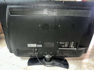 T&eacute;l&eacute;visions LG et Sharp 42 et 32 LED en bon &eacute;tat